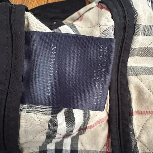 Authentic black quilted Burberry jacket - Picture 7 of 7